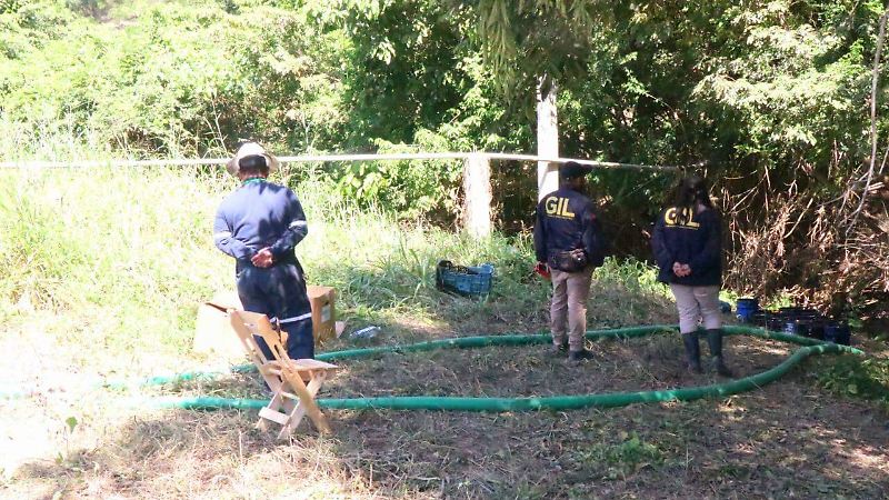 Derrame de hidrocarburo en río Pantepec | Personal de Pemex